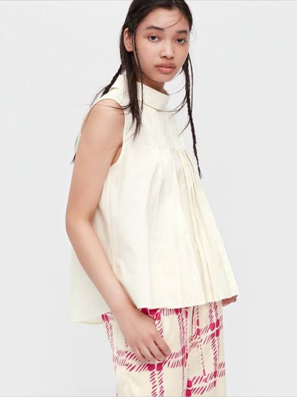 off-white Marni x Uniqlo Pleated Sleeveless Cotton A-Line
Blouse